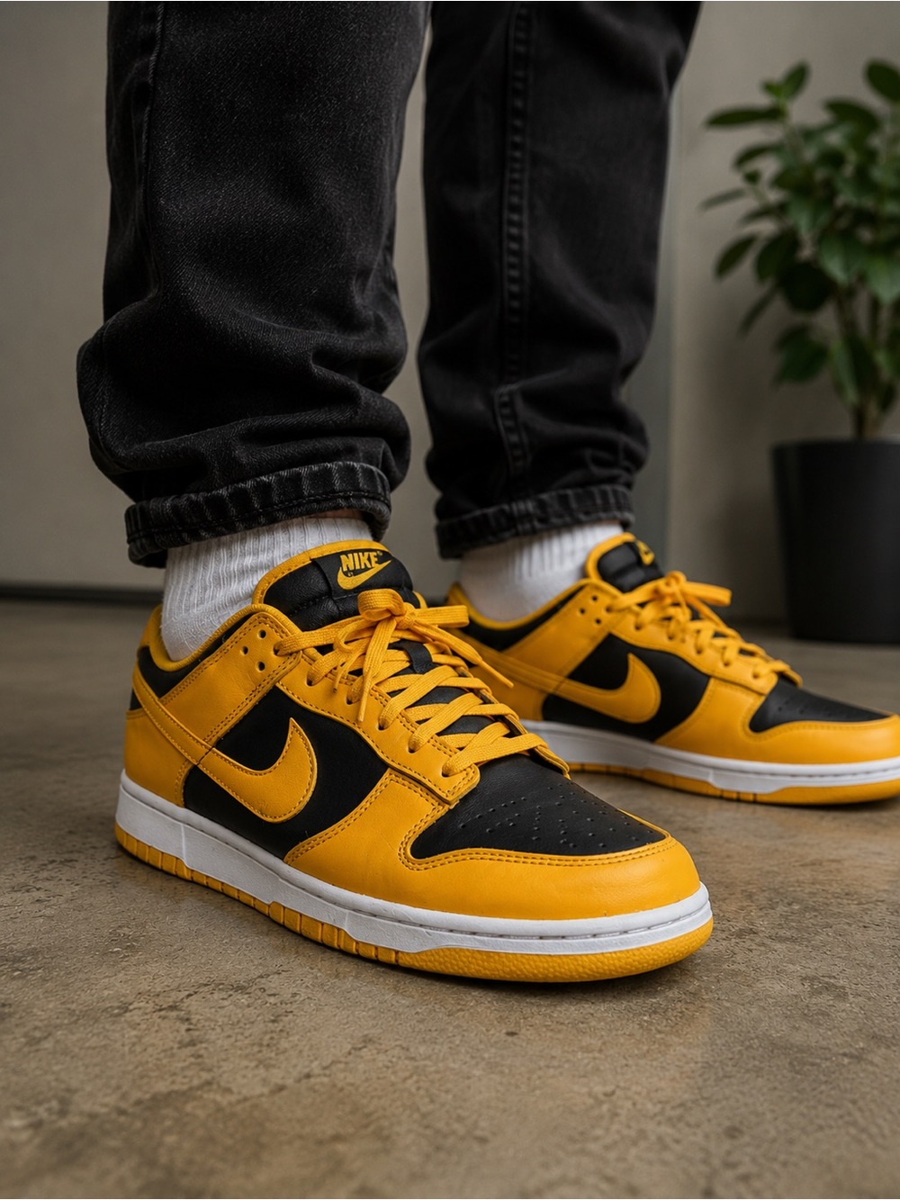 Nike Dunk Low Yellow & Black Sneakers Men's Size 12